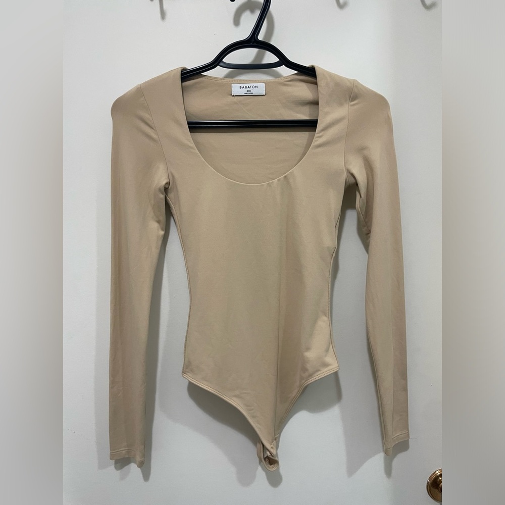 BABATON Long Sleeve Contour Scoop Neck Nude Bodysuit, Size XXS Aritzia